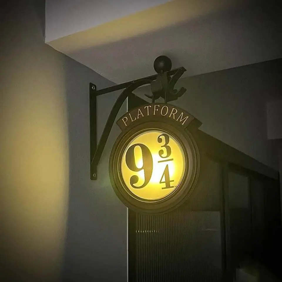 Harry Potter Hanging 9 3/4 Night Light - Image 4