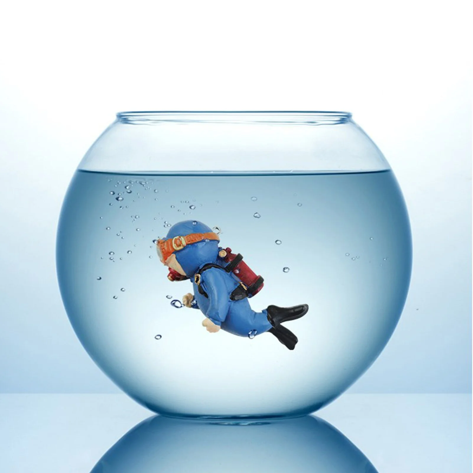 Lovely Diver Fish Tank - Image 4